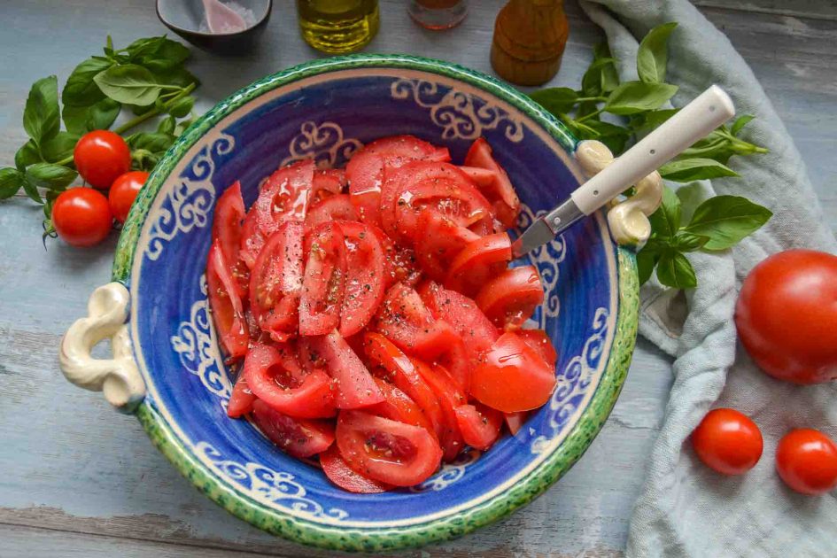 Tomatensalat Rezept mit Zwiebel - Kochen aus Liebe