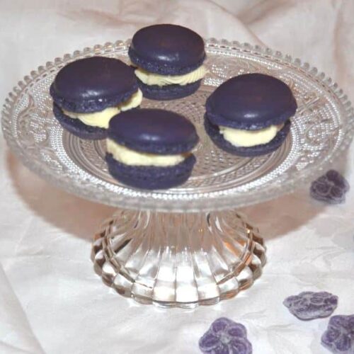 lila macarons mit weißer-schokoladen-ganache-kochen-aus-liebe