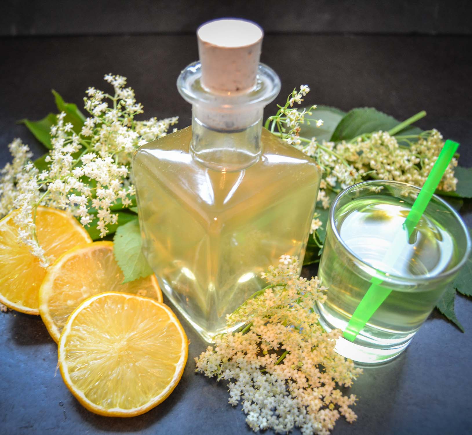 Omas Holunderblütensirup selber machen - Kochen aus Liebe