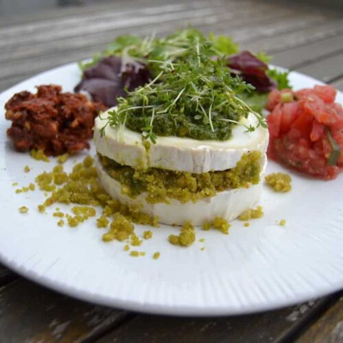 gefüllter-ziegenkäse-mit-pistazien-basilikum-pesto