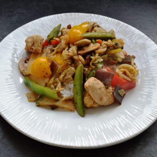 Wok Gemüse mit Hähnchen und Reis
