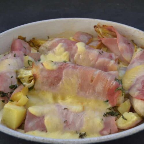 gebratener Chicoree im Schinkenmantel mit Käse