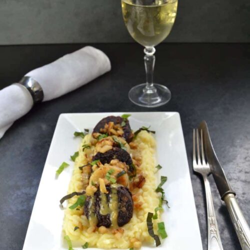 Blutwurst mit Jakobsmuscheln auf Pastinaken Püree