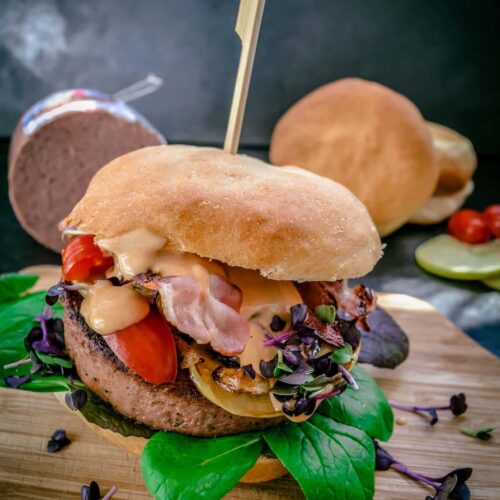 Pfälzer Leberrollenburger mit Zwiebel und Apfel