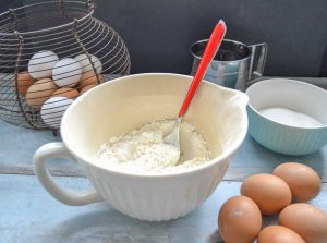 Zutaten Biskuitboden Mehl, Eier, Zucker, Backpulver