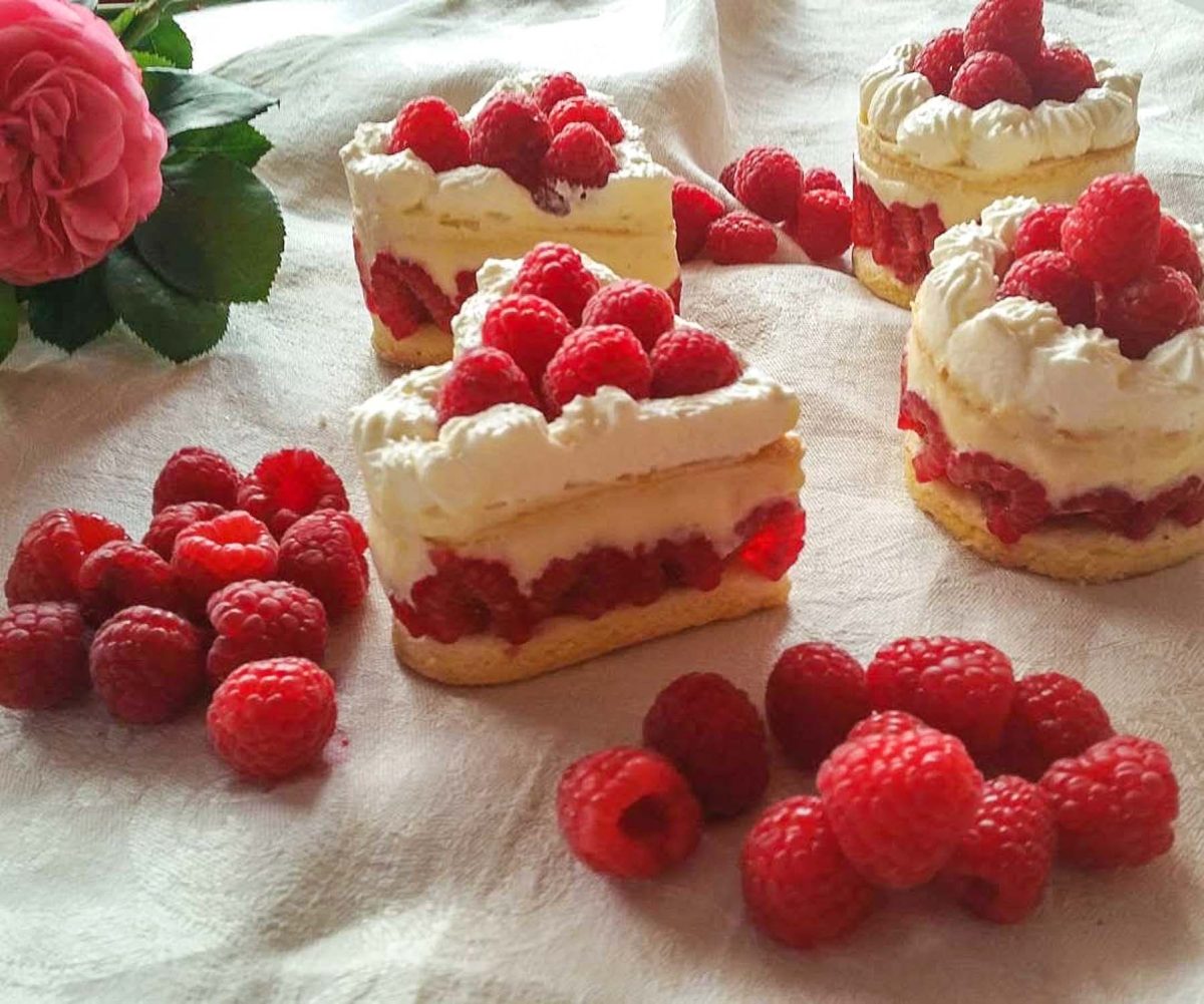 Mini Törtchen mit Himbeeren