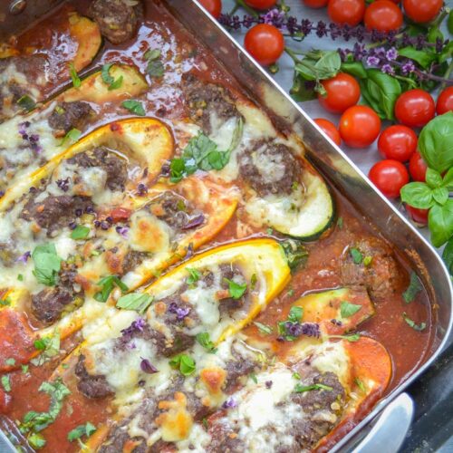 Gefüllte Zucchini mit Hackfleisch überbacken mit Mozzarella