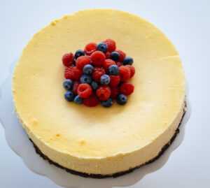 amerikanischer Käsekuchen mit Beeren Früchten