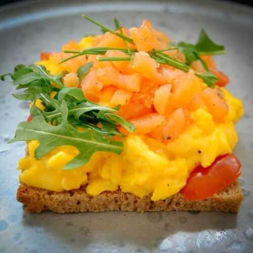 Rezept Rührei mit Räucherlachs Rührei machen