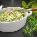 Kräuterbutter Rezept mit Petersilie , Schnittlauch und Basilikum