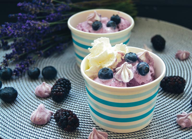 Frozen Joghurt Eis selber machen mit Blaubeeren