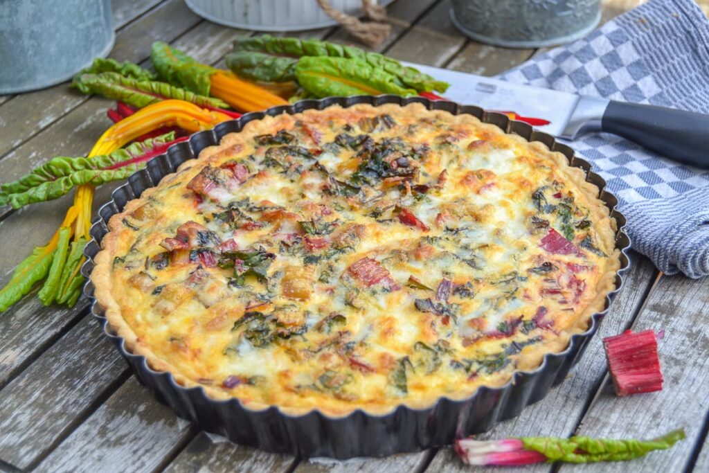 Leckeres Mangold Rezept für eine herzhafte bunte Mangold Quiche