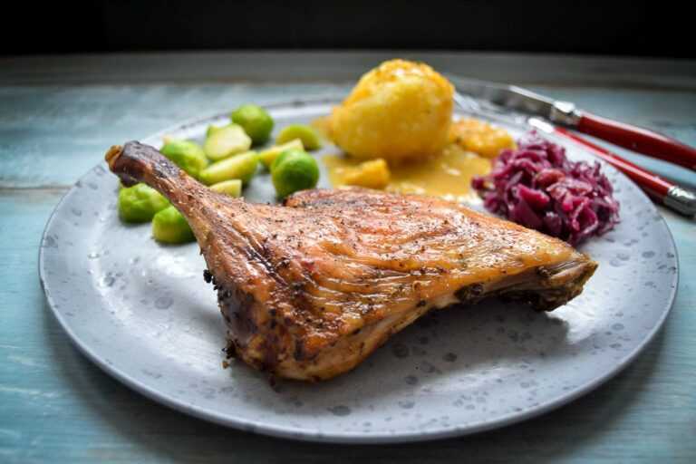 Entenkeulen im Backofen geschmort mit Orangensauce - Kochen aus Liebe