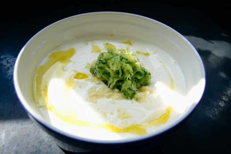 Einfaches griechisches Zaziki Rezept zum Selbermachen - Kochen aus Liebe
