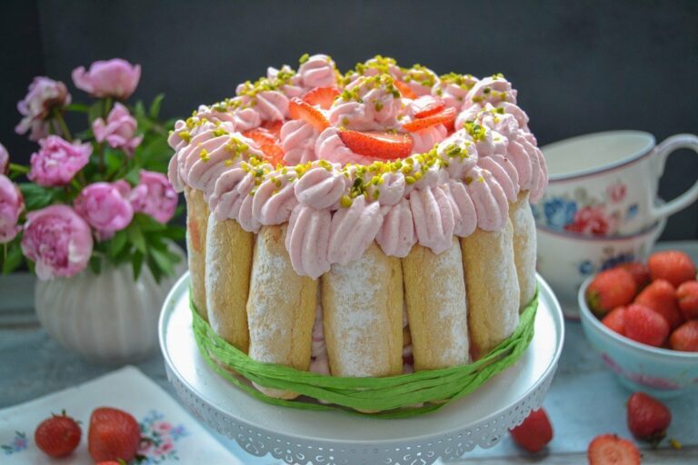 Erdbeer Charlotte Rezept Tiramisu mit Löffelbiskuit Quark Creme ... Erdbeer Charlotte Rezept Tiramisu mit Löffelbiskuit Quark Creme ...