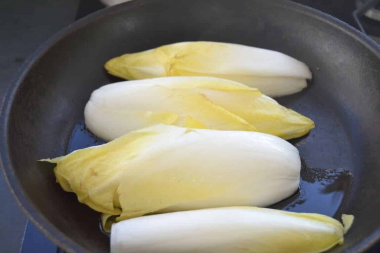 Gebratener Chicoree im Schinkenmantel - Kochen aus Liebe