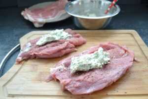 Schweinefilet mit Frischkäse füllen