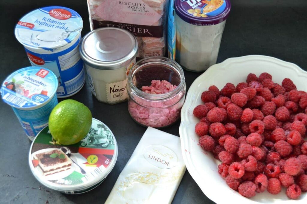 Kokos Himbeer Charlotte - Kochen aus Liebe Kokos Himbeer Charlotte - Kochen aus Liebe