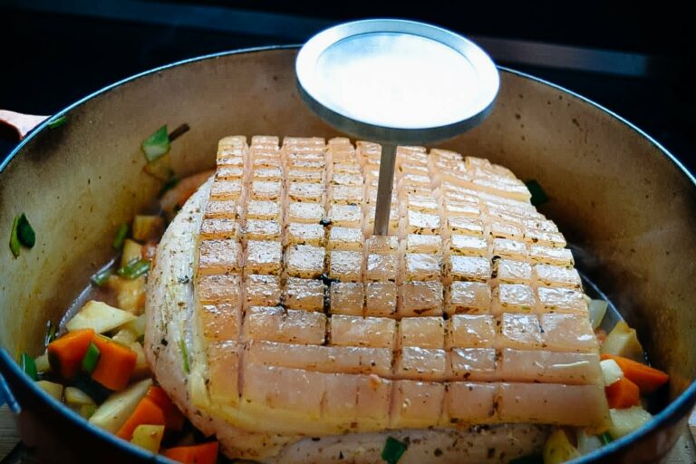 Krustenbraten im Backofen knusprig gebraten - Kochen aus Liebe Krustenbraten im Backofen knusprig gebraten - Kochen aus Liebe