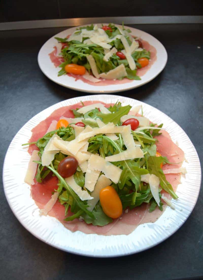 Rindercarpaccio Rezept mit Parmesan und Rucola - Kochen aus Liebe