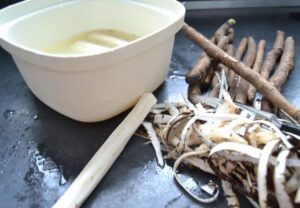 Schwarzwurzel schälen