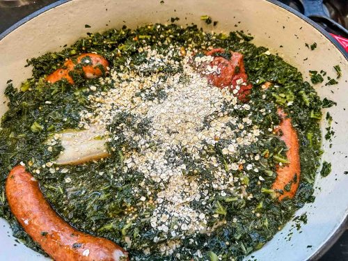 Grünkohl mit Mettwurst und Haferflocken zum binden