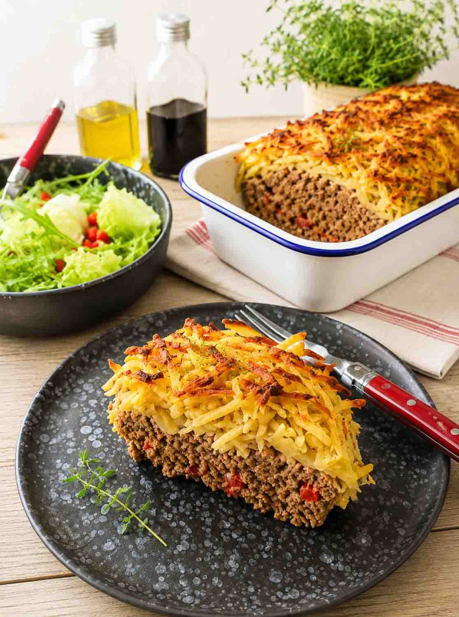 Saftiger Hackbraten aus dem Ofen mit Kartoffelauflage