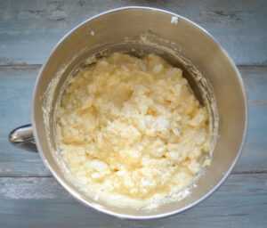 Rührteig mit geschlagenem Eiweiß