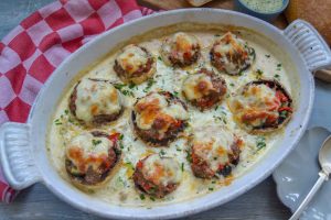 Gefüllte Champignons mit Hackfleisch und Käse