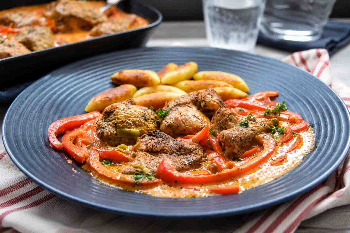 Paprika Sahne Hähnchen mit Gnocchi