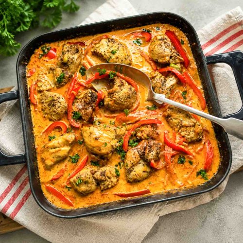 Paprika Sahne Hähnchen Pfanne herzhaft mit frischen Paprikastreifen