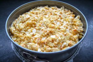 Quarkkuchen mit Aprikosen und Streusel