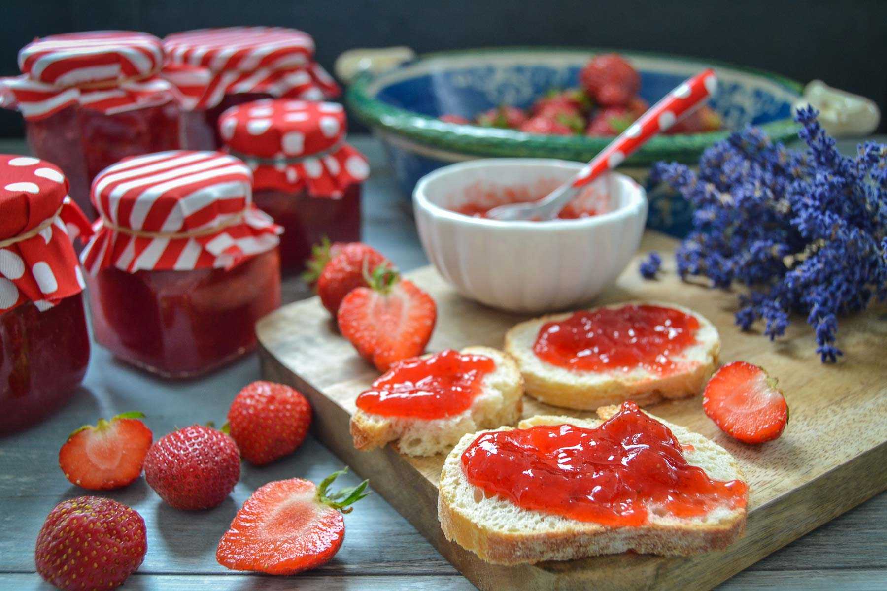 Erdbeermarmelade kochen so einfach gehts - Kochen aus Liebe Erdbeermarmelade kochen so einfach gehts - Kochen aus Liebe