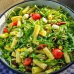 Italienischer Nudelsalat mit Rucola