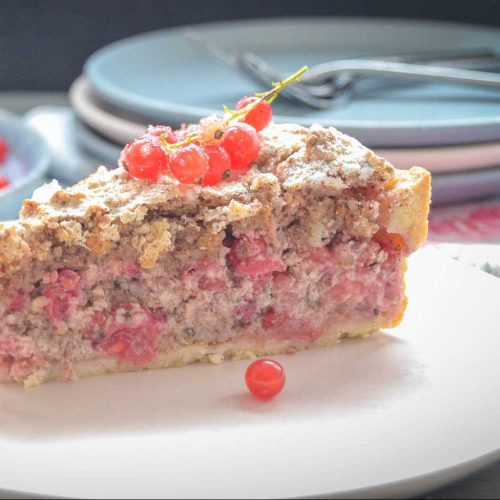 Schwäbischer Träubleskuchen mit Baiser und Haselnüssen
