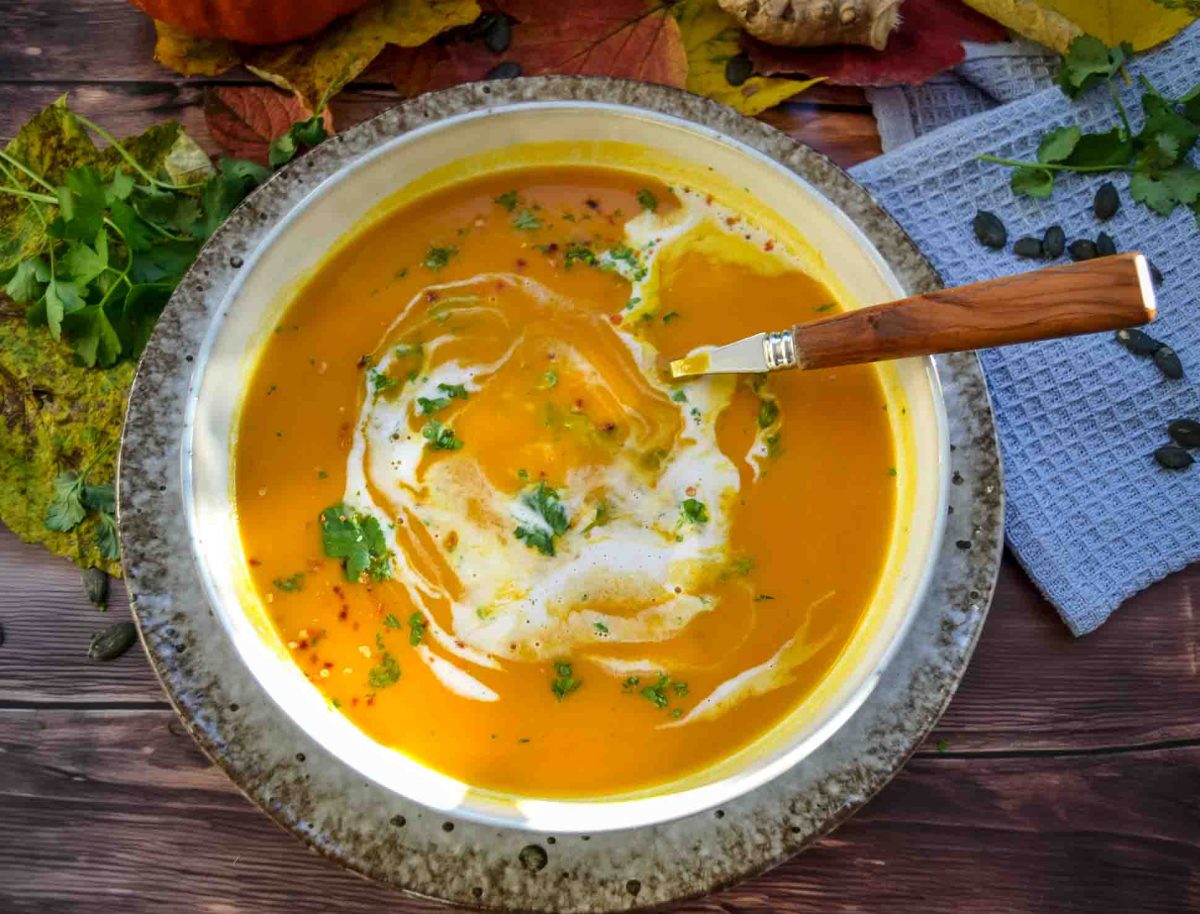 Kürbissuppe mit Ingwer und Kokosmilch