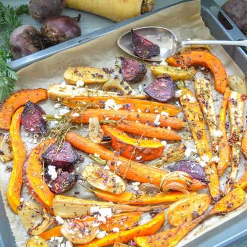 Ofengemüse mit Kürbis und Feta auf dem Blech