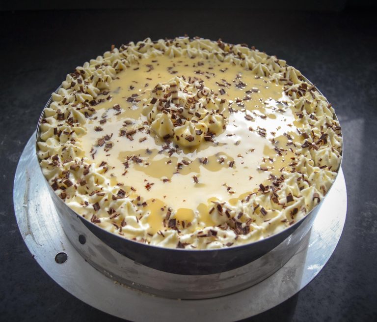 Eierlikörtorte mit Nussboden - Kochen aus Liebe