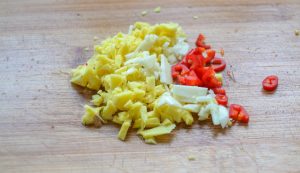 Ingwer und Chili gewürfelt