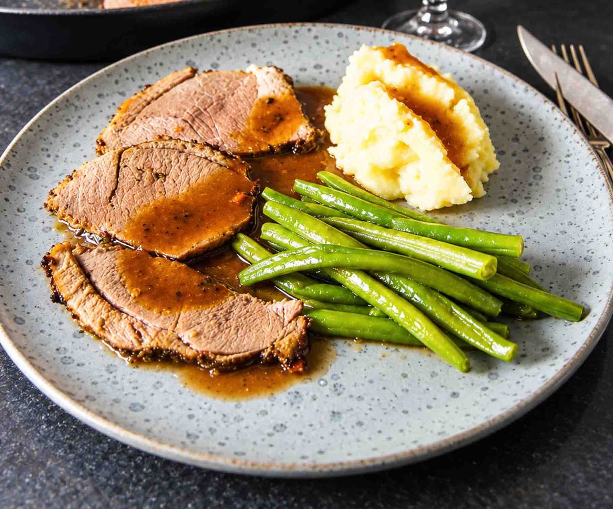Lammkeule Rezept  mit grünen Bohnen und Püree