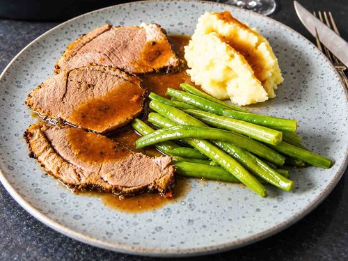 Lammkeule Rezept mit grünen Bohnen und Püree