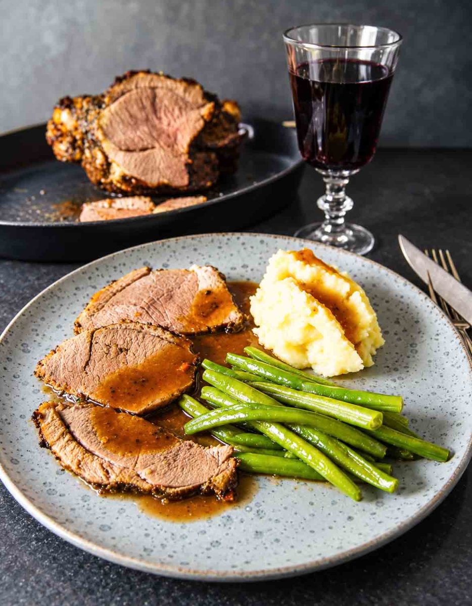Lammkeule Rezept  mit grünen Bohnen und Püree