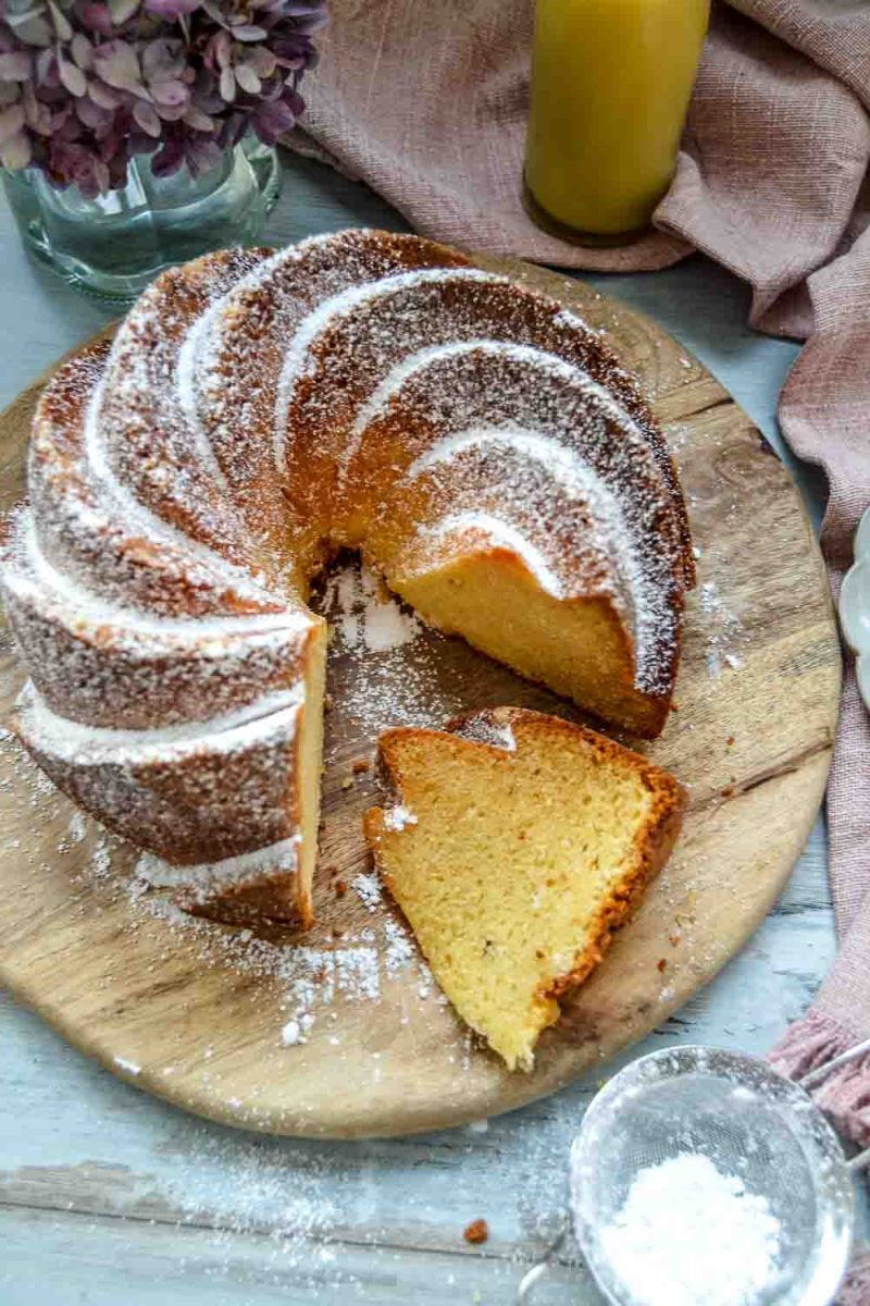 Omas weltbester Eierlikörkuchen Gugelhupf 
