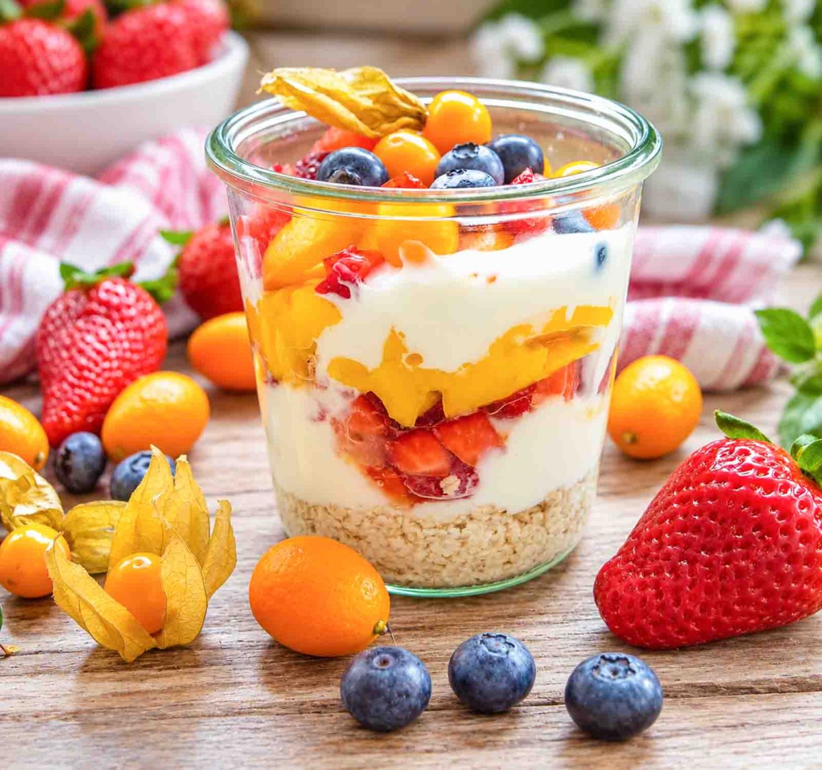 Overnight Oats mit frischen Früchten Obst 