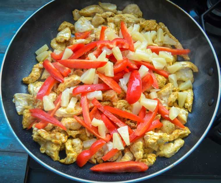 Putengeschnetzeltes Rezept mit Curry - Kochen aus Liebe Putengeschnetzeltes Rezept mit Curry - Kochen aus Liebe