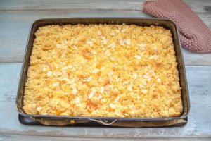 Quark Streuselkuchen vom Blech mit Obst