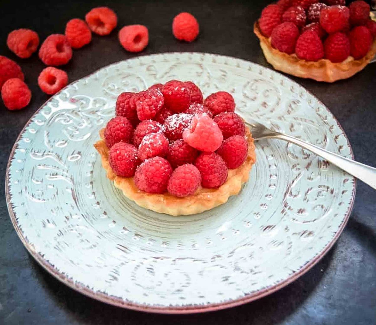 Himbeer Tartelettes mit Vanillecreme und Mürbeteigboden