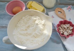 Zutaten Zupfbrot Hefeteig mit Pesto und Käse