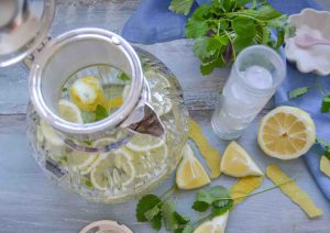 kalte Ente Zitronen Bowle Rezept mit Weißwein