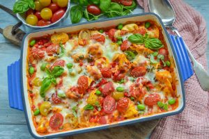 Tortellini Auflauf mit Mozzarella Käse überbacken